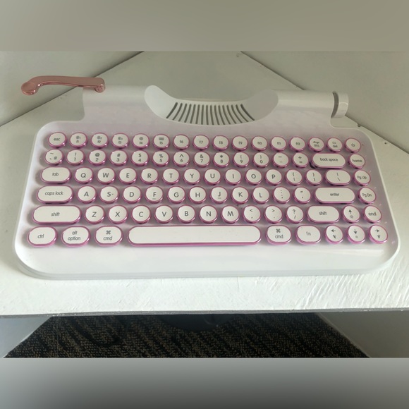 Knewkey Keyboard